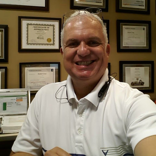 Robert Cruz Photo 30
