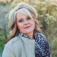 Crystal Holt Photo 36