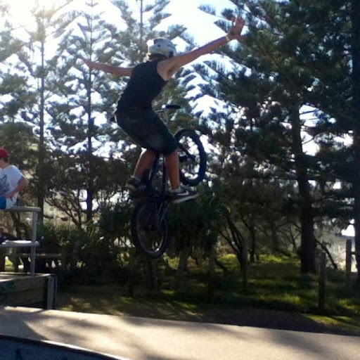 Daniel Hardwick Photo 28