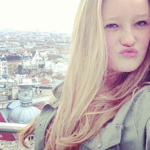 Emily Lea Photo 18