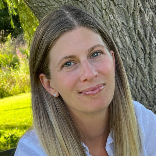 Kristen Schmitt Photo 33