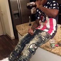 Derrick Lewis Photo 38