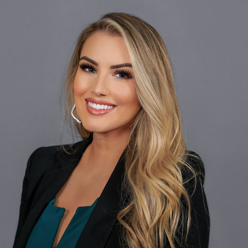 Erika Walker Photo 19