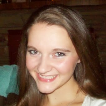 Holly Chamberlain Photo 14