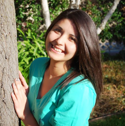 Elizabeth Carrillo Photo 27