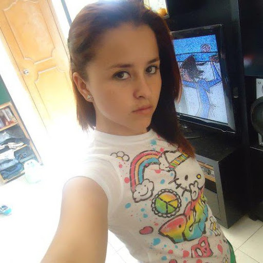 Elizabeth Quiroz Photo 29