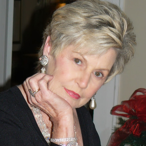 Lynda Hudson Photo 14