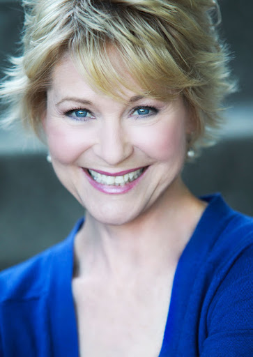 Dee Wallace Photo 36