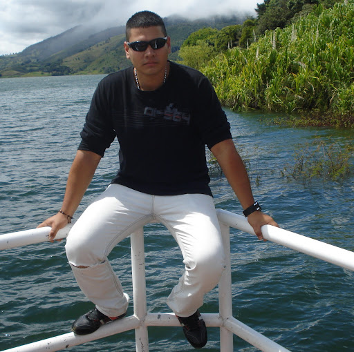 Julian Castellanos Photo 17