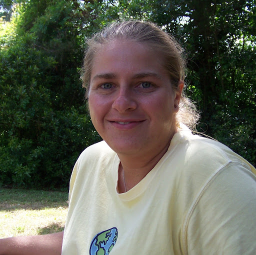 Elizabeth Grover Photo 17