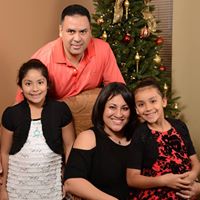 Elizabeth Enriquez Photo 29