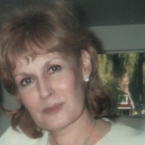 Suzanne Lewis Photo 46