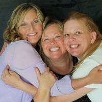 Lori Davis Photo 19