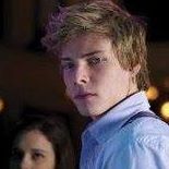 Hunter Parrish Photo 24