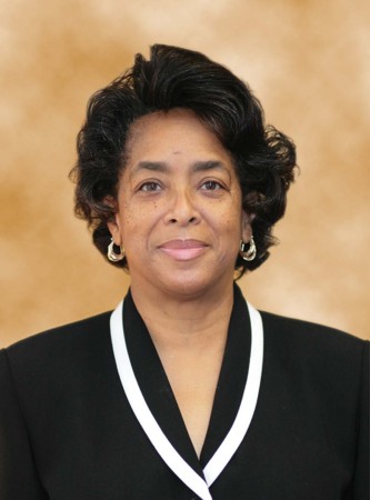 Elaine Gray Photo 4