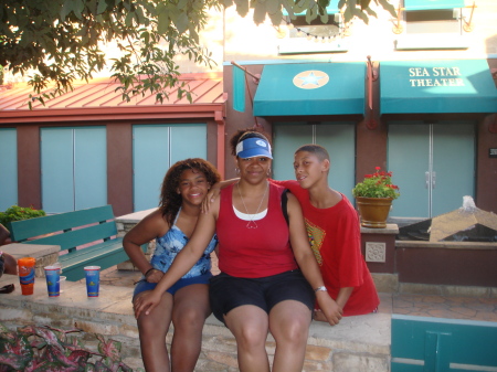 Lisa Singleton Photo 33