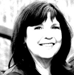 Sandi Wolfe Photo 17