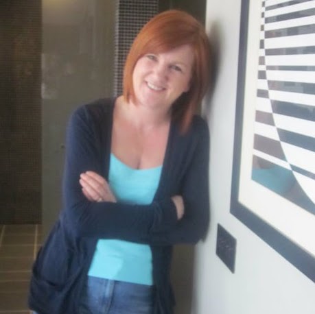 Diane Roberts Photo 33