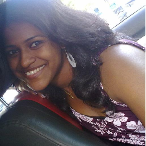 Tina Thomas Photo 29
