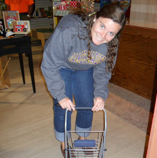 Maggie Leonard Photo 13