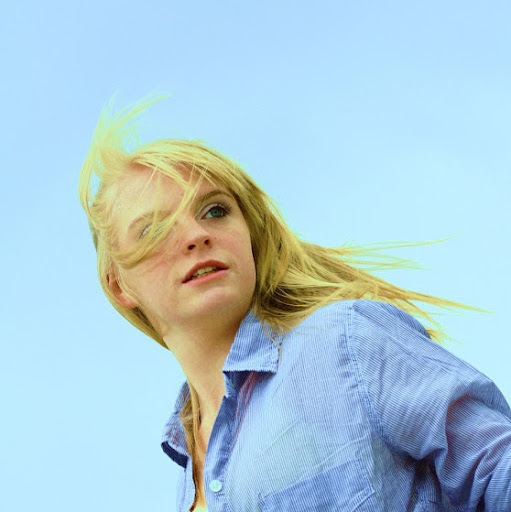 Emily Daniel Photo 13