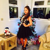 Holly Handley Photo 15