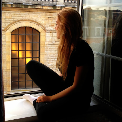Laura Stark Photo 23