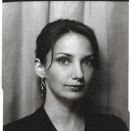 Amelia Moore Photo 20