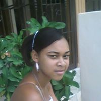 Elizabeth Valentin Photo 24