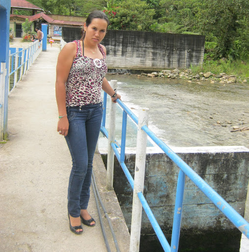 Leonela Gomez Photo 8