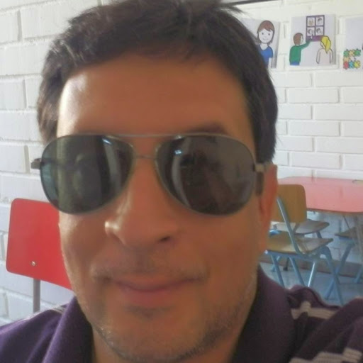 Carlos Meneses Photo 34