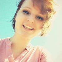 Sarah Lang Photo 11