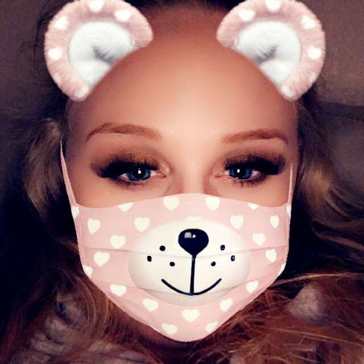 Erika Moore Photo 19