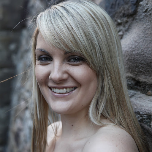Katie Ellis Photo 19