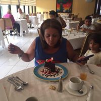 Elizabeth Ramirez Photo 33