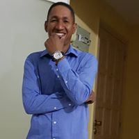 Robert Hiciano Photo 4