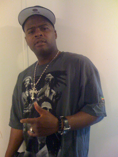 Gerald Story Photo 15