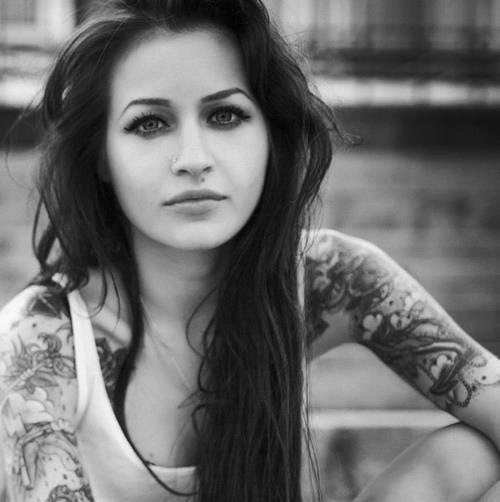 Amy Fernandes Photo 25