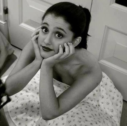 Ana Grande Photo 37