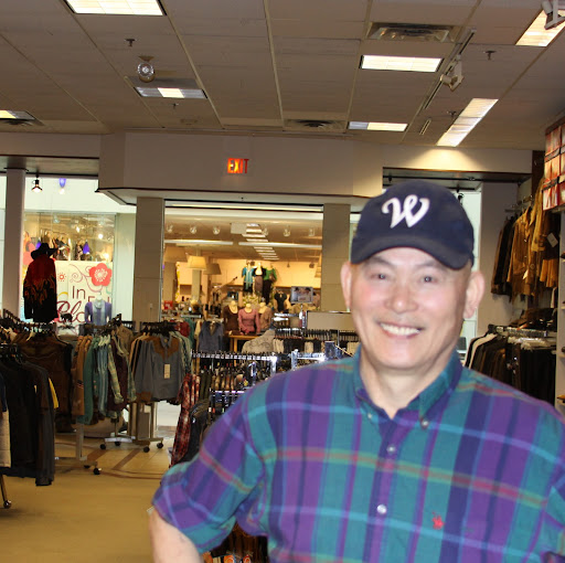 Young Kang Photo 41