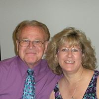 Laura Hicks Photo 16