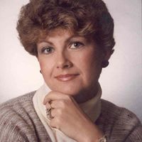 Carolyn Garrett Photo 32