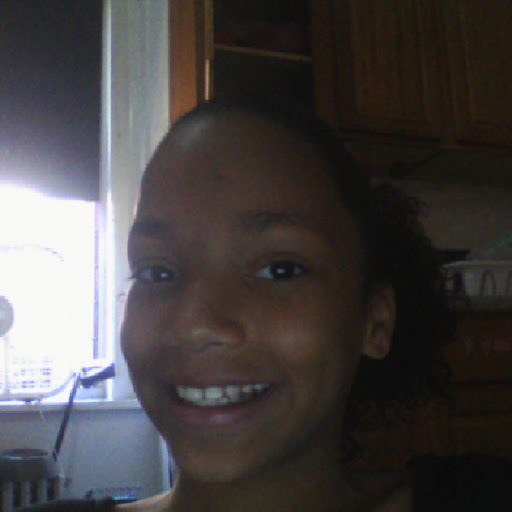 Mya Gomez Photo 7