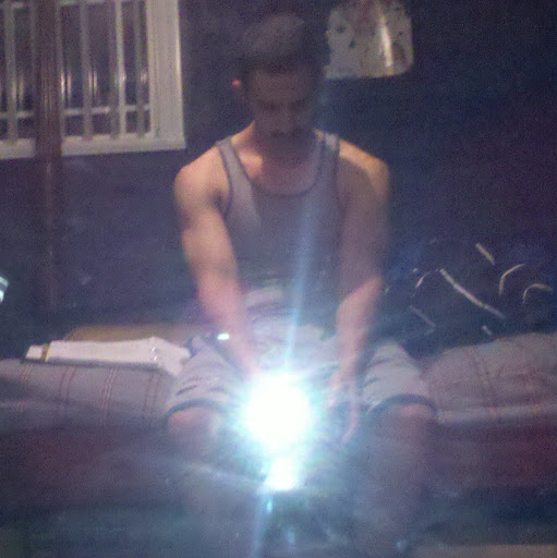 Dustin Gomez Photo 13