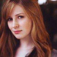 Holly Arnold Photo 18