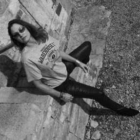 Julie George Photo 35