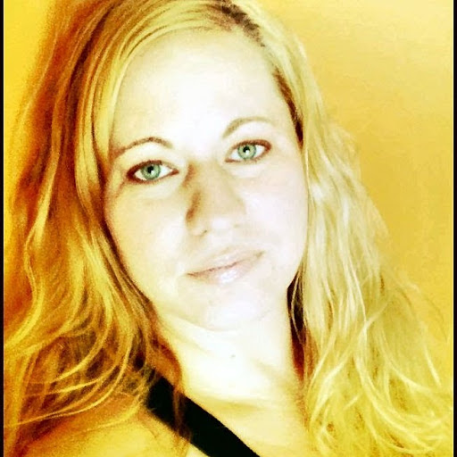 Kelly Witt Photo 22