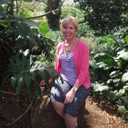 Christine Barnes Photo 35