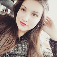 Erica Brenner Photo 19
