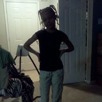 Loria Brown Photo 14
